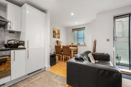 1 bedroom flat to rent - Photo 2