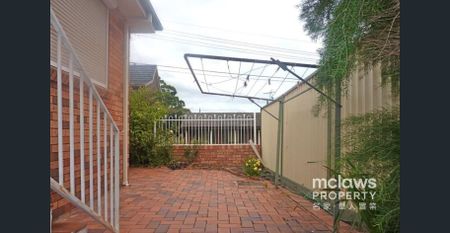 Stylish 3-Bed Unit in Prime Location - For Rent - Photo 4