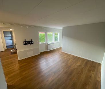 Marsgatan, Märsta - Photo 2