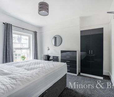 1 bedroom in a house share to rent - Photo 2