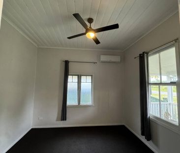 CLOSE TO THE HOSPITAL - CUTE COTTAGE - Photo 5