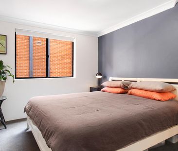 Renovated, split level, lifestyle apartment - Photo 3