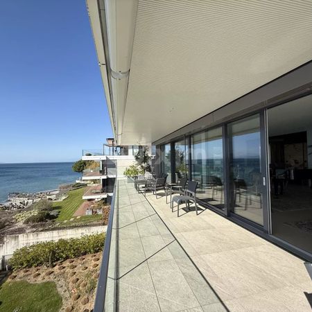 Lakeside Luxury Gem with Panoramic Views and Private Marina Access - Foto 3