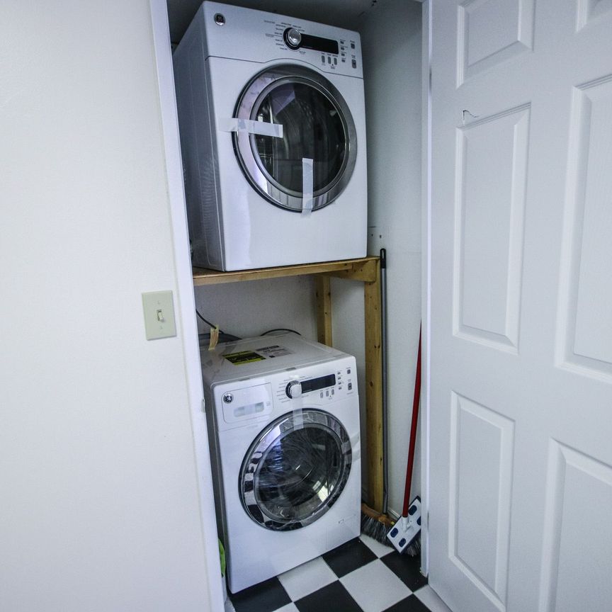 For Lease - 7 Bishop Avenue Unit# 1610, Toronto, Ontario - Photo 1