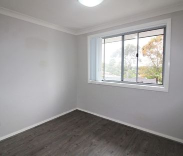 Modern 3 Bedroom Townhouse - Walking Distance from Train Station, B... - Photo 2