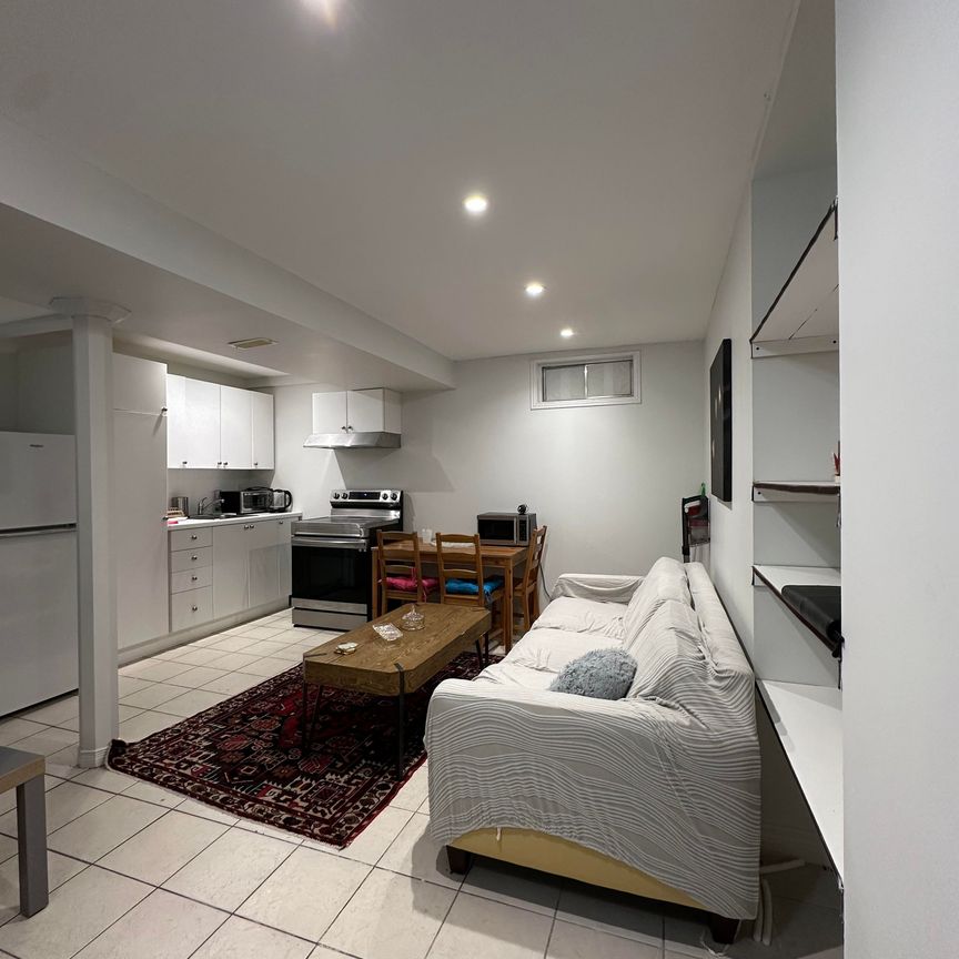 For Lease - 82 Valhalla Court, Aurora, Ontario - Photo 1