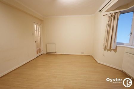 3 bedroom flat to rent - Photo 2