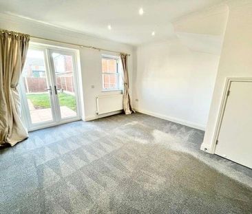 York Mews, Great Wakering, Southend-on-sea, Essex, SS3 - Photo 3