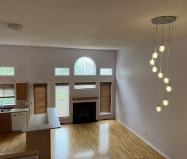 For Lease - 155 Gladeview Private, Blossom Park - Airport and Area,... - Photo 3