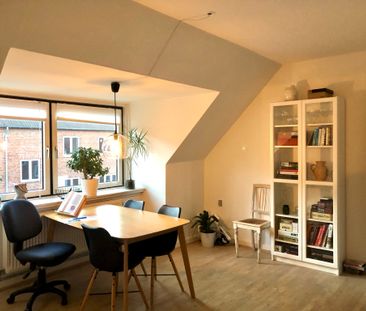 Hyggelig 3-værelses lejlighed i roligt kvarter - Foto 2