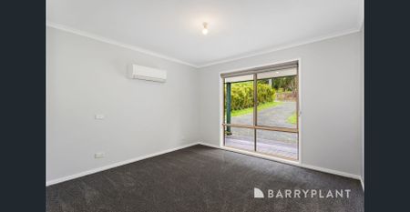 CHARMING HOME WITH MODERN COMFORTS - Photo 3