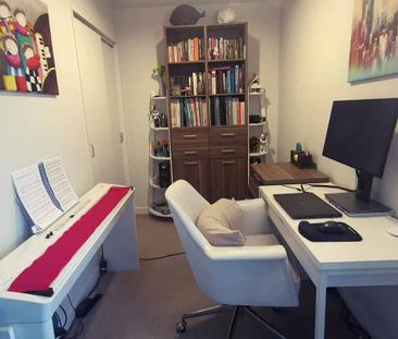 Semi-Furnished, Secure & Cosy Apartment, 2 Bdrms - Photo 1