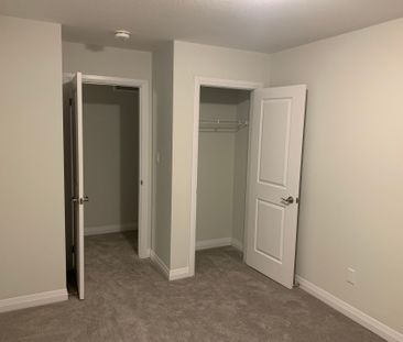 For Lease - 3 BANK SWALLOW Crescent, Kitchener, Ontario - Photo 2