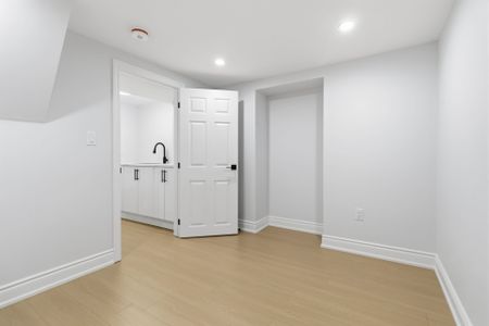 For Lease - 90 Burgby Avenue Unit# Basement, Brampton, Ontario - Photo 3