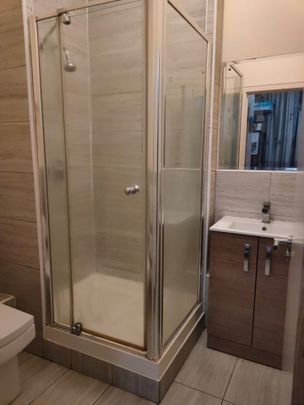 3 Bed Flat, Thomas Lane, BS1 - Photo 1