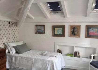Villa-Parioli: Beautiful independent house with large private garden and terraces. Spacious living, formal dining, study-music room, sun room, 5 bedrooms, 4 bathrooms, parking. rif 163