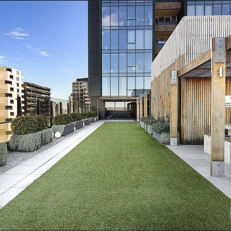 Oh so central modern and stylish - Photo 1