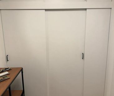 € 1.290,- All In. 2 Zimmer möbliert Hochparterre saniert - Photo 1