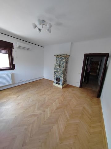 Zona Stefan cel Mare - Barbu Văcărescu - Metrou 3 camere in vila - Photo 2