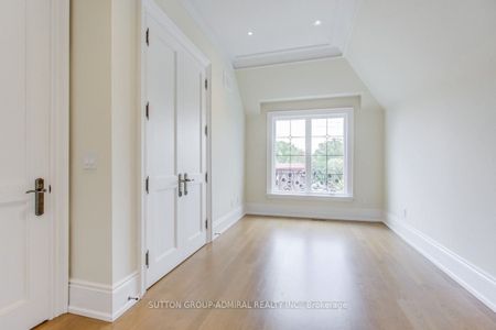 305 Finch Avenue E - Photo 5