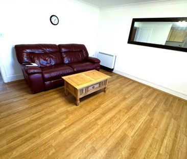 2 bedroom apartment to rent - Photo 4