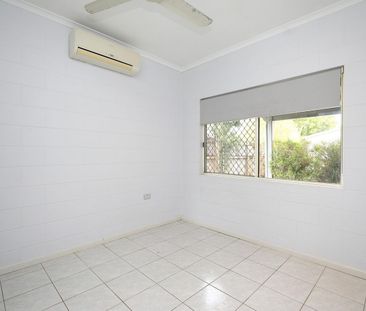 Fully Tiled - Huge Patio - Large Shed - Pool - Solar - Rear Access - Photo 3