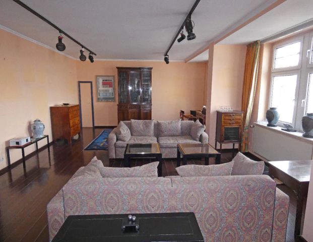 NEU: Ein Traum für Dachgeschossliebhaber direkt im Zentrum von Wiesdorf! - Photo 1