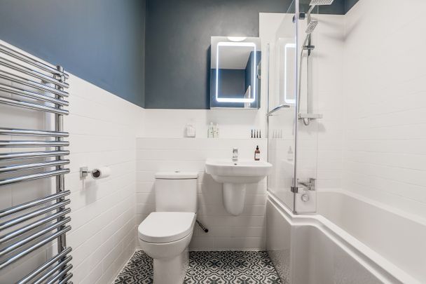 1 Bed Flat, Canadian Avenue, SE6 - Photo 1