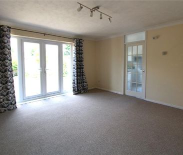 2 bedroom bungalow to rent - Photo 2