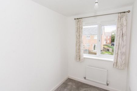 3 bedroom end of terrace house to rent - Photo 3