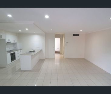 Luxurious and spacious apartment with private courtyard - Photo 1