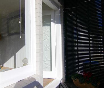 Remuera 1 bedroom unit plus an office with private garden and carport - Photo 3