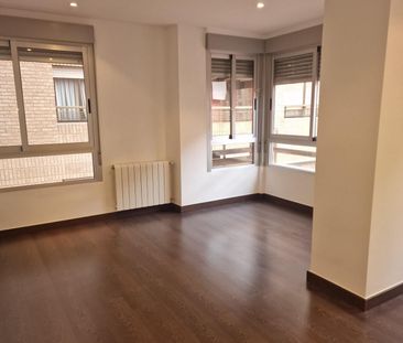 Piso de alquiler en Calle de Polo I Peyrolon, Mestalla - Photo 1