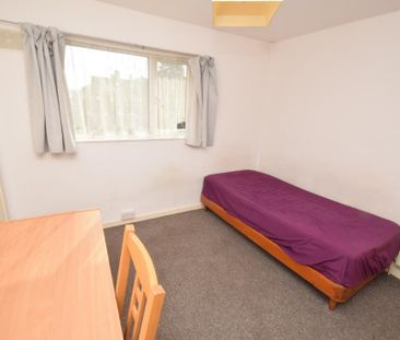 6 bedroom end of terrace house to rent - Photo 5