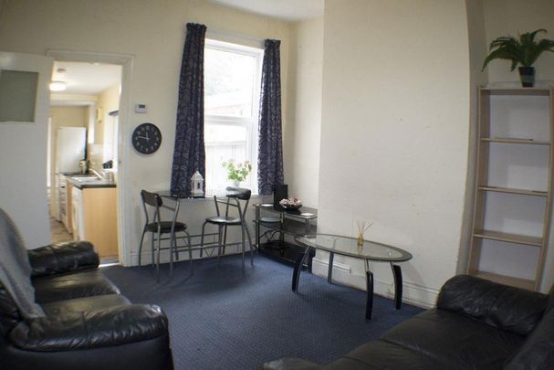 4 bedroom house to rent - Photo 1