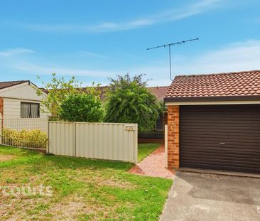 Beautifully Updated 2-Bedroom Villa with Covered Entertaining Area... - Photo 3