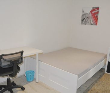 Fully Furnished 2 Bedroom 2 Bathroom Apartment In the East End - Photo 5