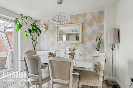 4 bedroom detached house to rent - Photo 4