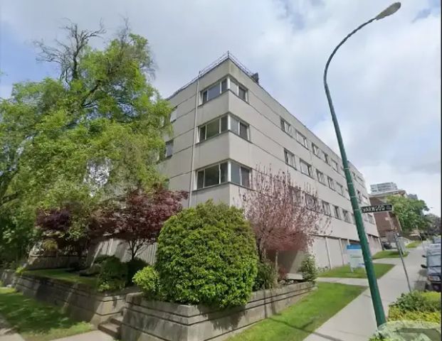 STANLEY MANOR | 1101 Harwood Street, Vancouver - Photo 1