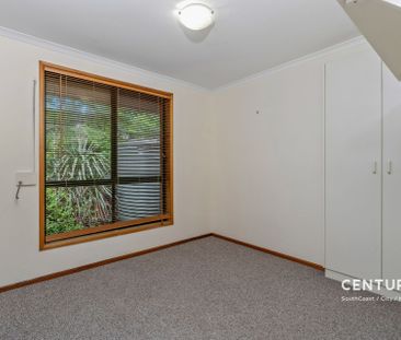 Spacious Family Home in a Prime Coastal Location - Photo 5