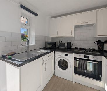 1 bedroom semi-detached house to rent - Photo 6