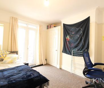 5 bedroom semi-detached house to rent - Photo 3