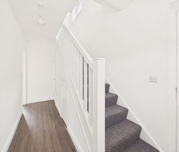 4 bedroom link detached house to rent - Photo 5