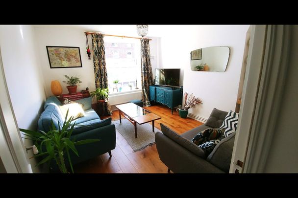 2 Bed Flat, Kingsgate House, SW9 - Photo 1