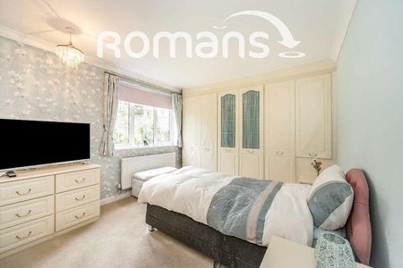 Parkway, Crowthorne, RG45 - Photo 2