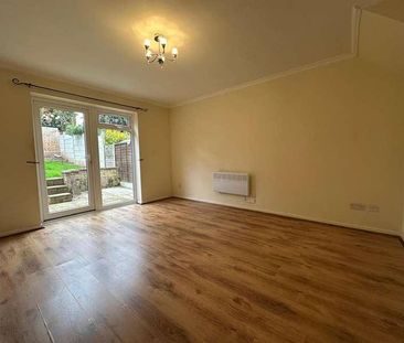 The Hedgerows, Nuneaton, CV10 - Photo 2