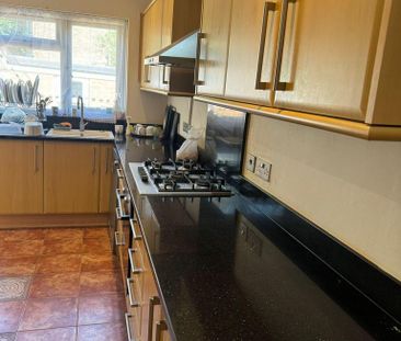 1 bedroom in a house share to rent - Photo 4