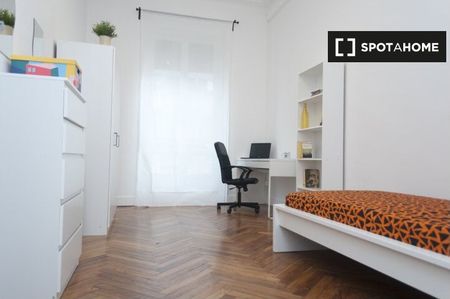 turin, Piedmont 10143 - Photo 4