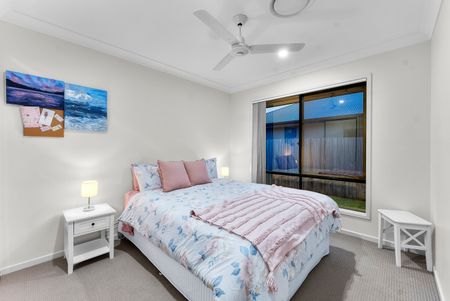 Stylish & Modern Home in Capestone - Photo 4