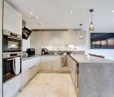 Victoria Road, Eton Wick, SL4 - Photo 3